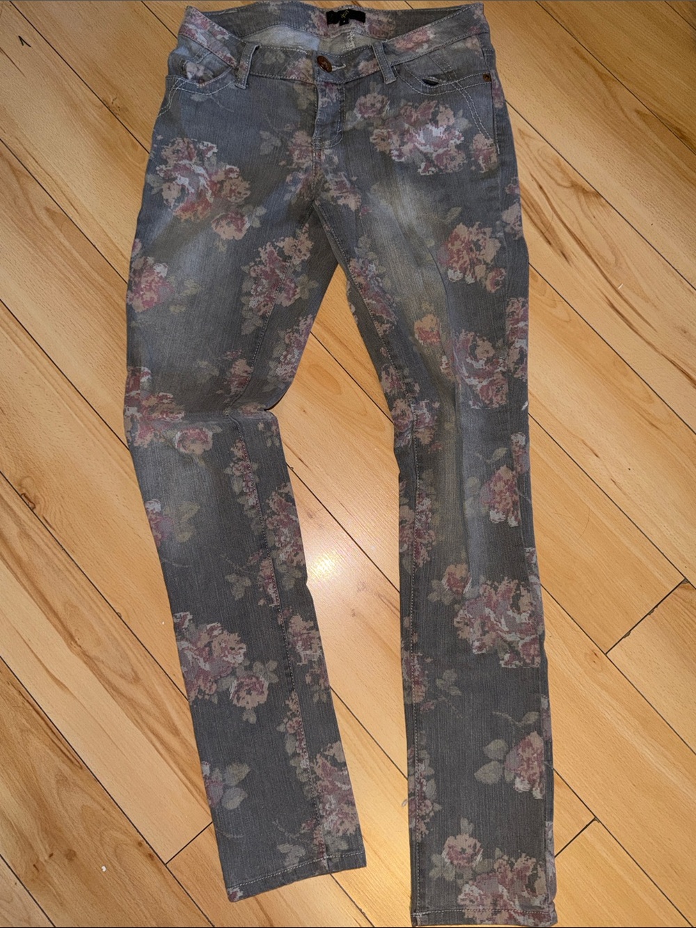 Women's Floral Print Gray Skinny Jeans